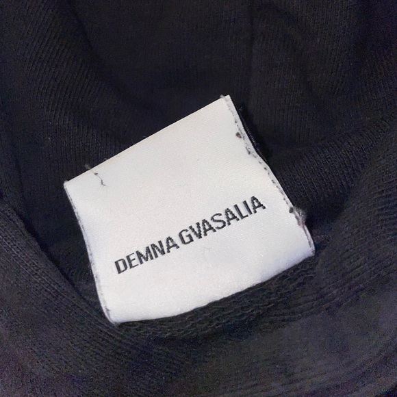 Vetements Distressed Hoodie - Picture 6 of 9